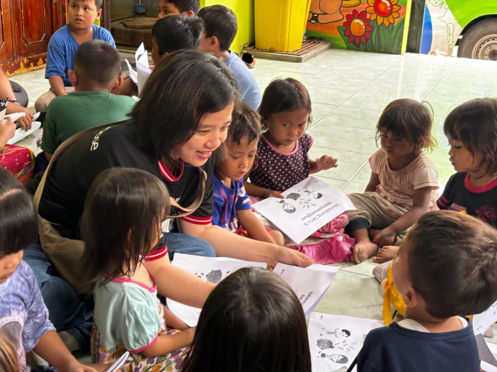 Creating Better Financial Habits for Waste Pickers Community 6 Yayasan Mahija parahita nusantara