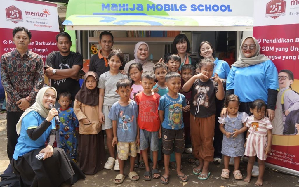 donasi-buku-untuk-ratusan-anak-pemulung