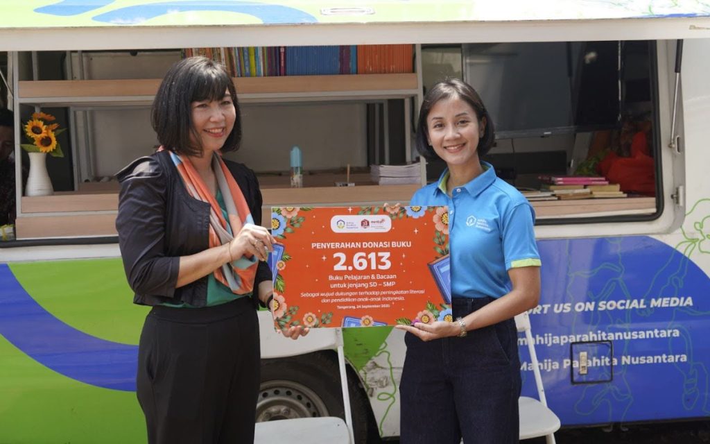 donasi-buku-untuk-ratusan-anak-pemulung