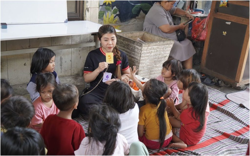 9 Mahija dan Bank DBS: Kesempatan Akses Edukasi bagi Anak Pekerja Sampah 1 edukasi-bagi-anak-pekerja-sampah